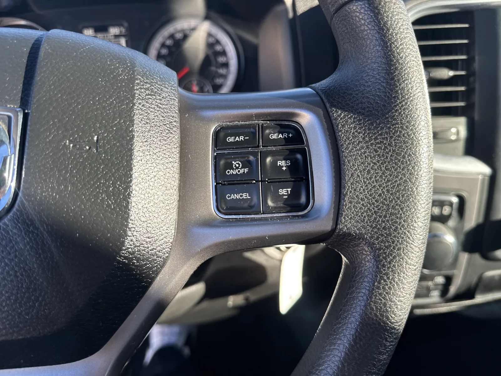 2024 RAM Ram 1500 Classic SLT - Photo 19