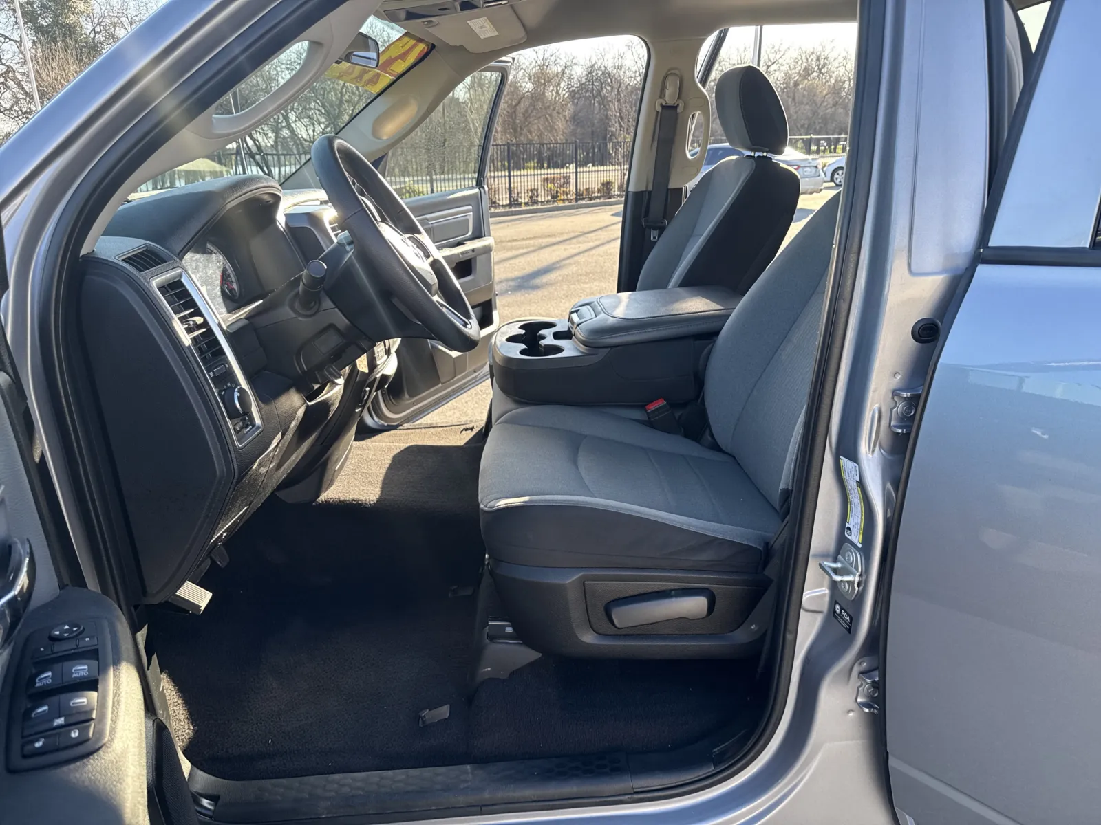 2024 RAM Ram 1500 Classic SLT - Photo 10