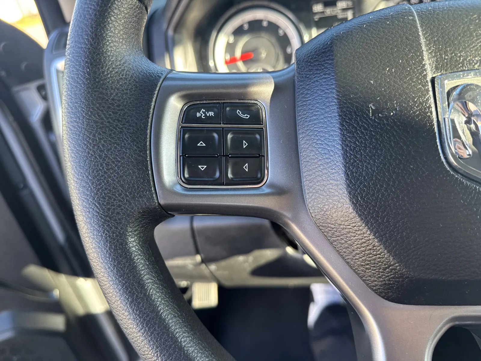 2024 RAM Ram 1500 Classic SLT - Photo 18