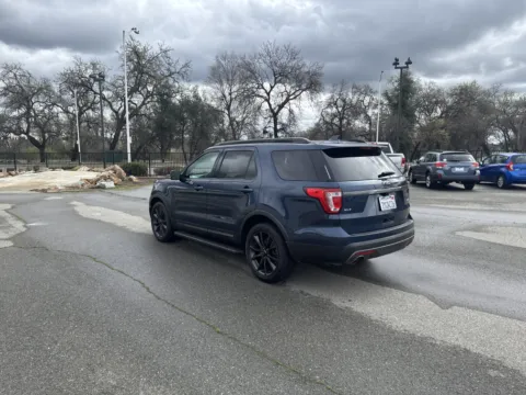 More photos of 2017 Ford Explorer XLT at Park Marina Motors, CA