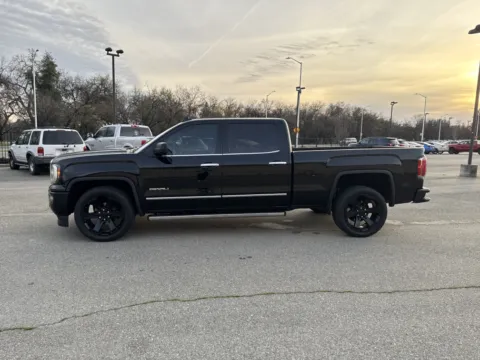 More photos of 2017 GMC Sierra 1500 Denali at Park Marina Motors, CA