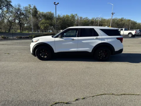 More photos of 2022 Ford Explorer ST at Park Marina Motors, CA