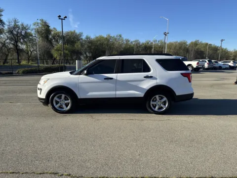 More photos of 2018 Ford Explorer at Park Marina Motors, CA