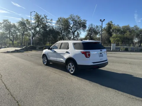 More photos of 2018 Ford Explorer at Park Marina Motors, CA