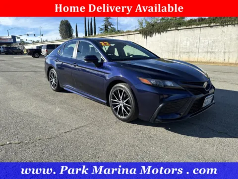Blue 2022 Toyota Camry SE for sale in Redding, CA