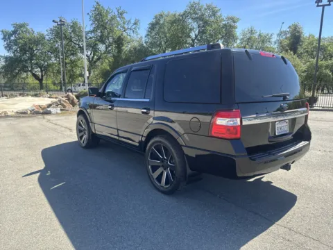 More photos of 2016 Ford Expedition at Park Marina Motors, CA
