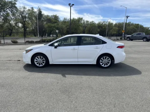 More photos of 2020 Toyota Corolla LE at Park Marina Motors, CA