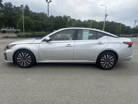 More photos of 2023 Nissan Altima 2.5 SV at Park Marina Motors, CA