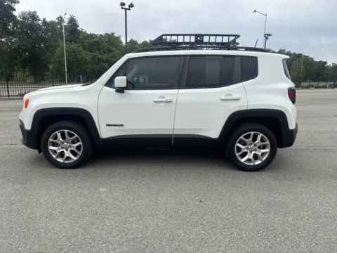 More photos of 2018 Jeep Renegade Latitude at Park Marina Motors, CA