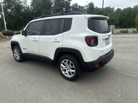 More photos of 2018 Jeep Renegade Latitude at Park Marina Motors, CA