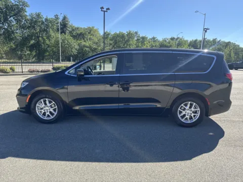 More photos of 2024 Chrysler Pacifica Touring L at Park Marina Motors, CA