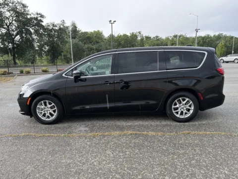More photos of 2024 Chrysler Pacifica Touring L at Park Marina Motors, CA