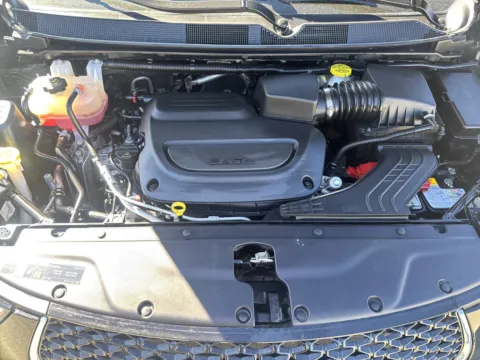 More photos of 2024 Chrysler Pacifica Touring L at Park Marina Motors, CA