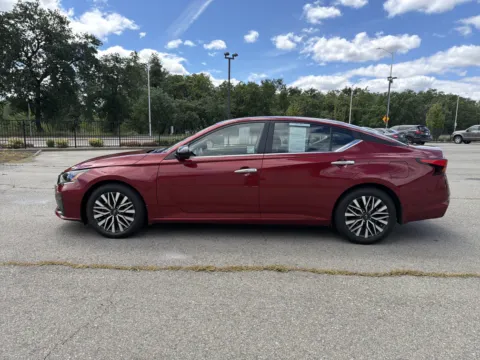 More photos of 2024 Nissan Altima 2.5 SV at Park Marina Motors, CA