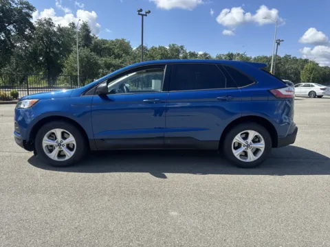 More photos of 2022 Ford Edge SE at Park Marina Motors, CA