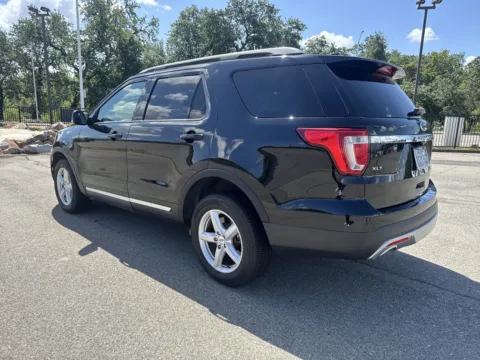 More photos of 2017 Ford Explorer XLT at Park Marina Motors, CA