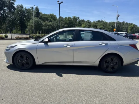 More photos of 2021 Hyundai Elantra SEL at Park Marina Motors, CA