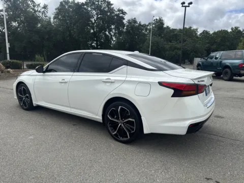 More photos of 2023 Nissan Altima 2.5 SR at Park Marina Motors, CA