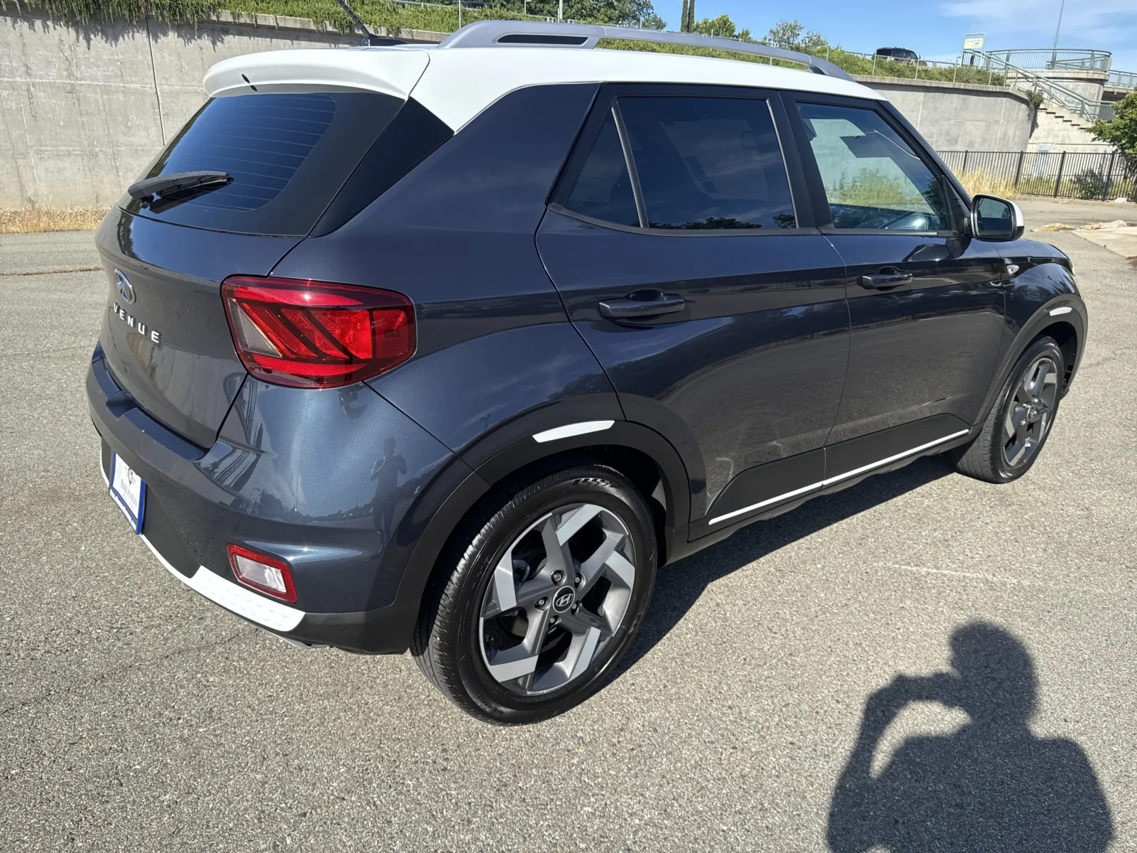2023 Hyundai Venue Limited - Photo 7