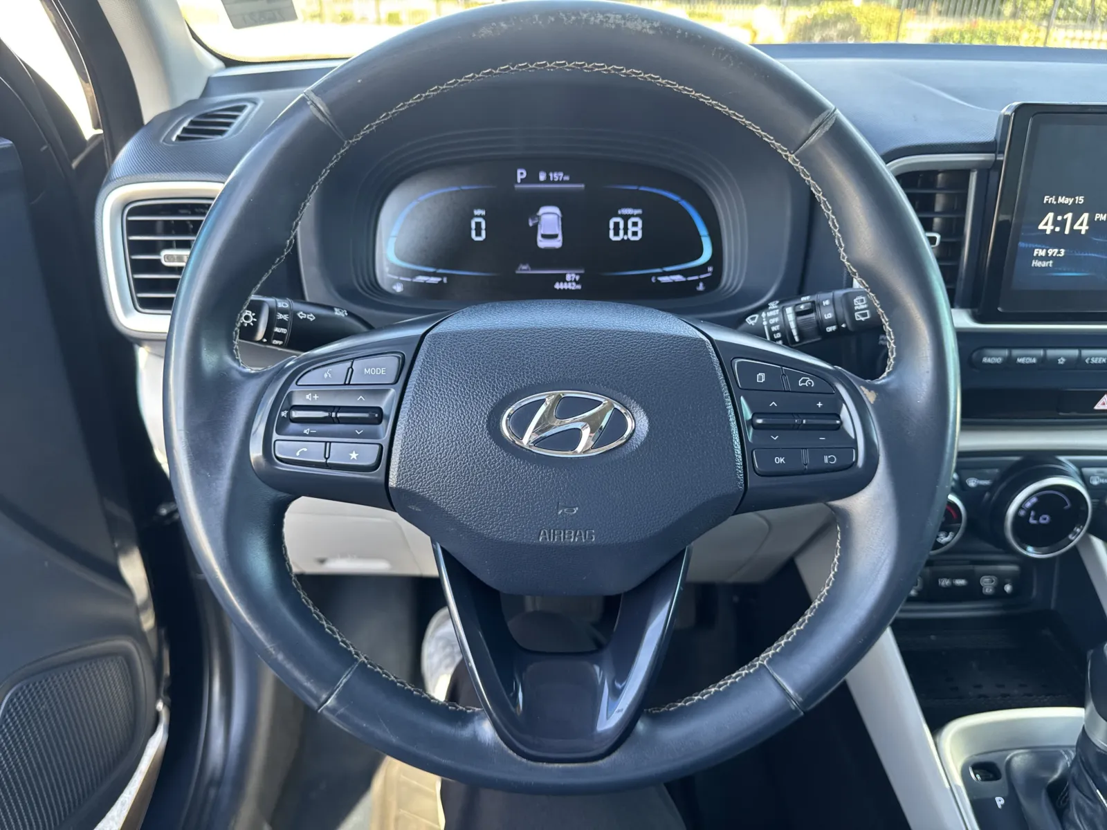 2023 Hyundai Venue Limited - Photo 17