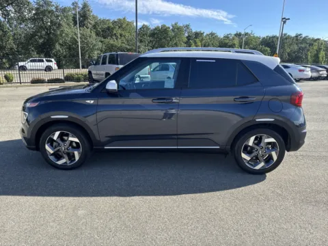 More photos of 2023 Hyundai Venue Limited at Park Marina Motors, CA