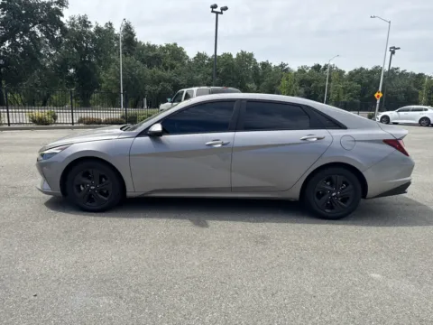 More photos of 2022 Hyundai Elantra SEL at Park Marina Motors, CA