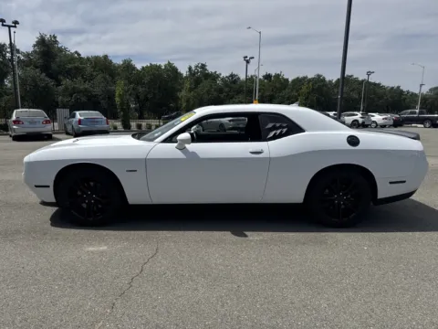More photos of 2016 Dodge Challenger R/T at Park Marina Motors, CA