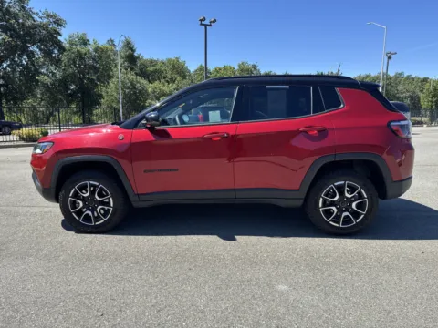 More photos of 2025 Jeep Compass Trailhawk at Park Marina Motors, CA