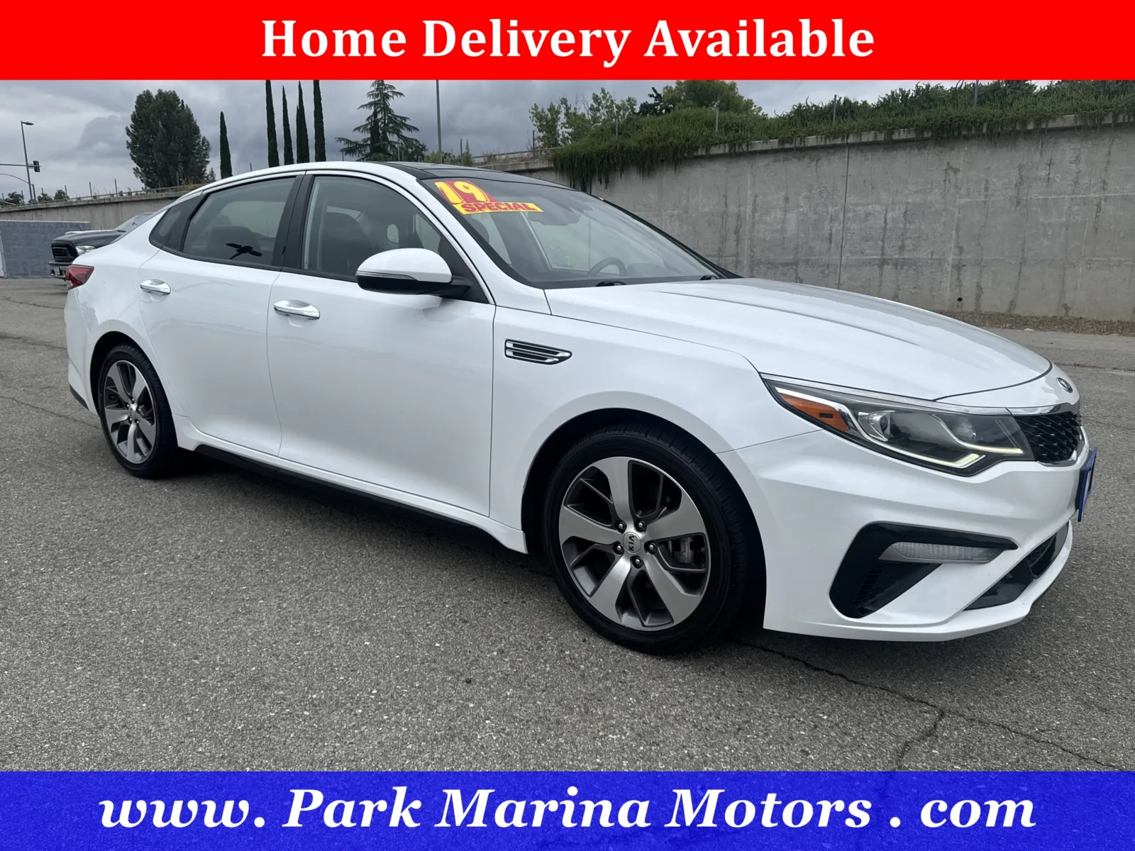 2019 Kia Optima S AT's photo