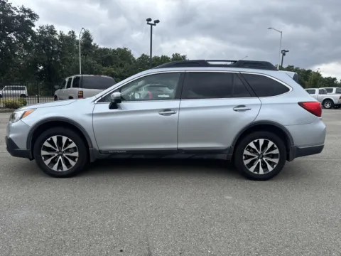 More photos of 2017 Subaru Outback Limited at Park Marina Motors, CA