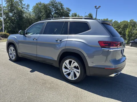 More photos of 2021 Volkswagen Atlas 3.6L V6 SE w/Technology at Park Marina Motors, CA