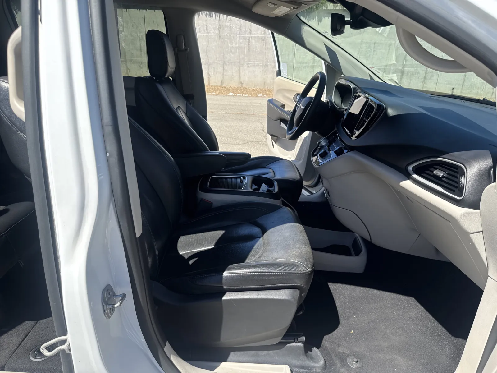 2022 Chrysler Pacifica Touring L - Photo 14