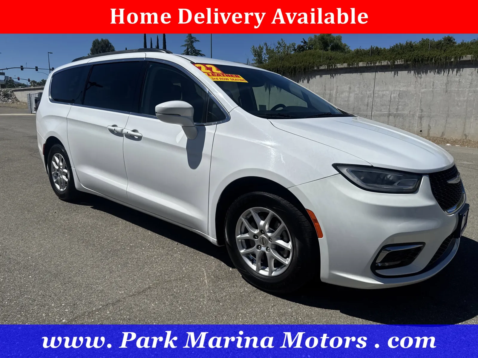 2022 Chrysler Pacifica Touring L's photo