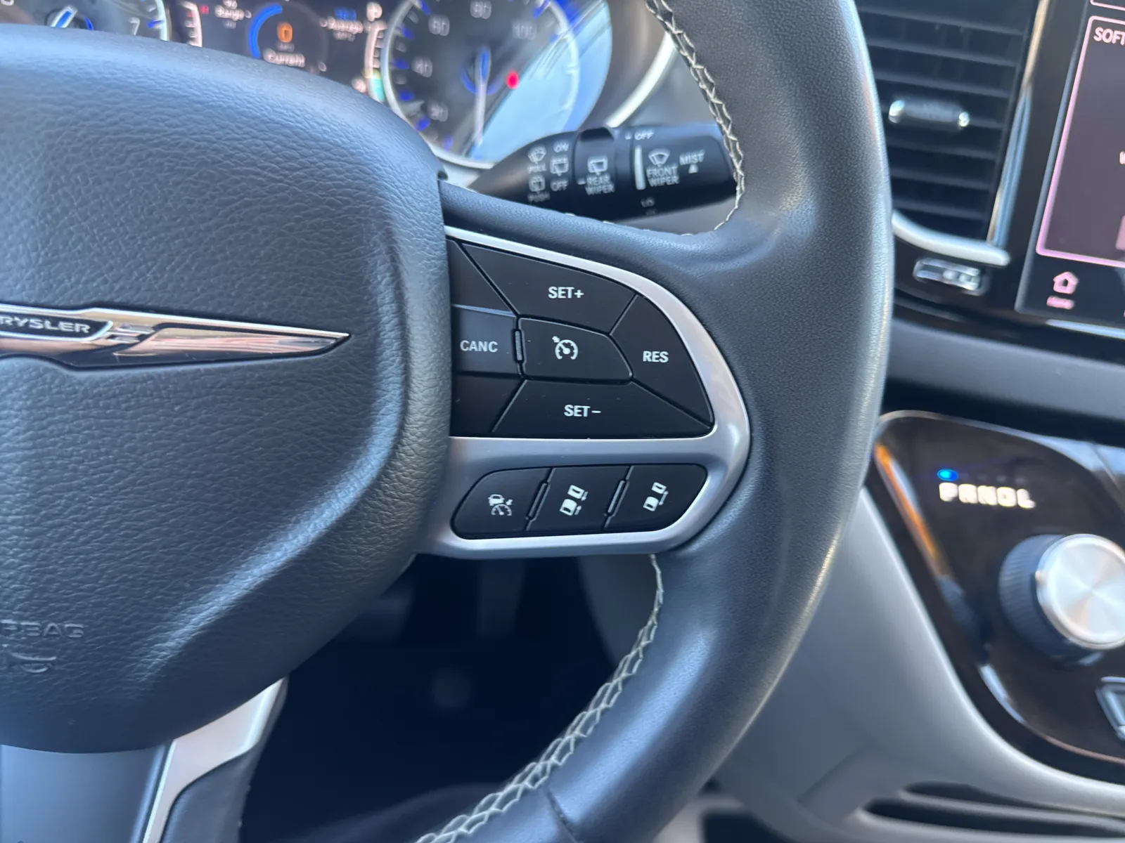 2022 Chrysler Pacifica Touring L - Photo 18