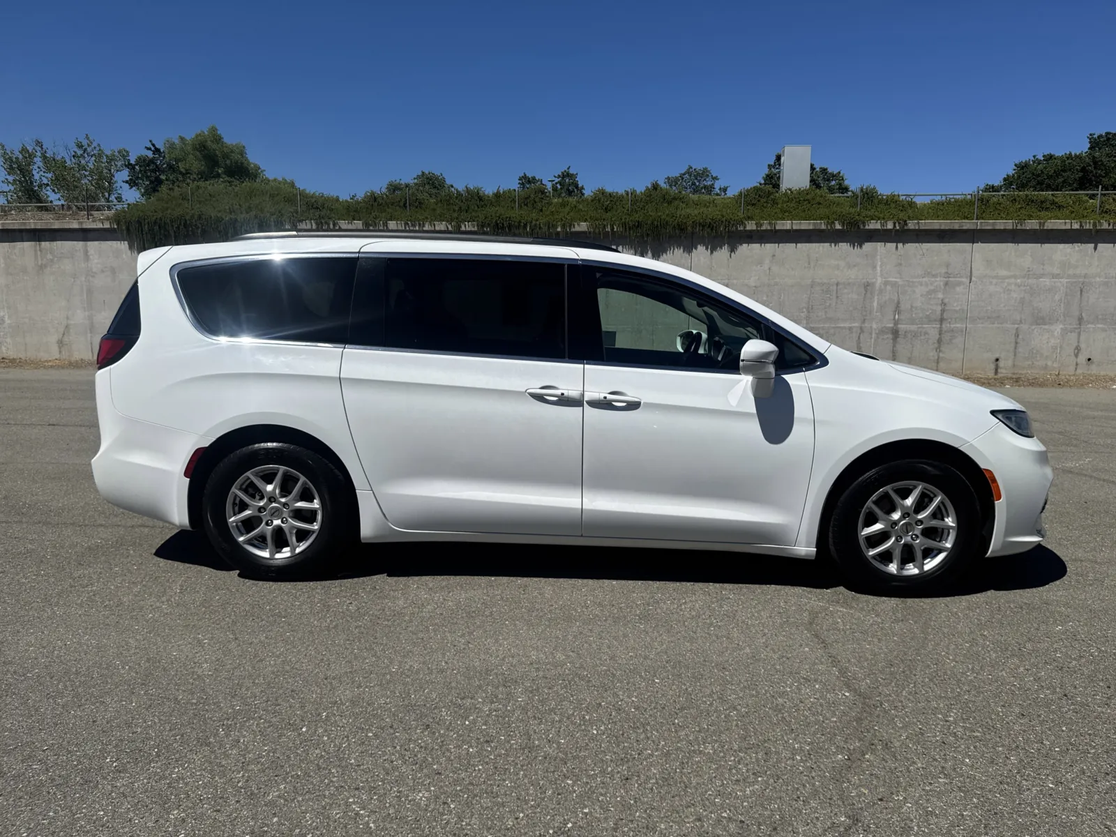 2022 Chrysler Pacifica Touring L - Photo 8