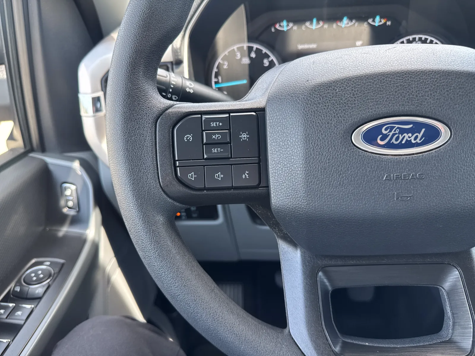 2023 Ford F-150 XL - Photo 18