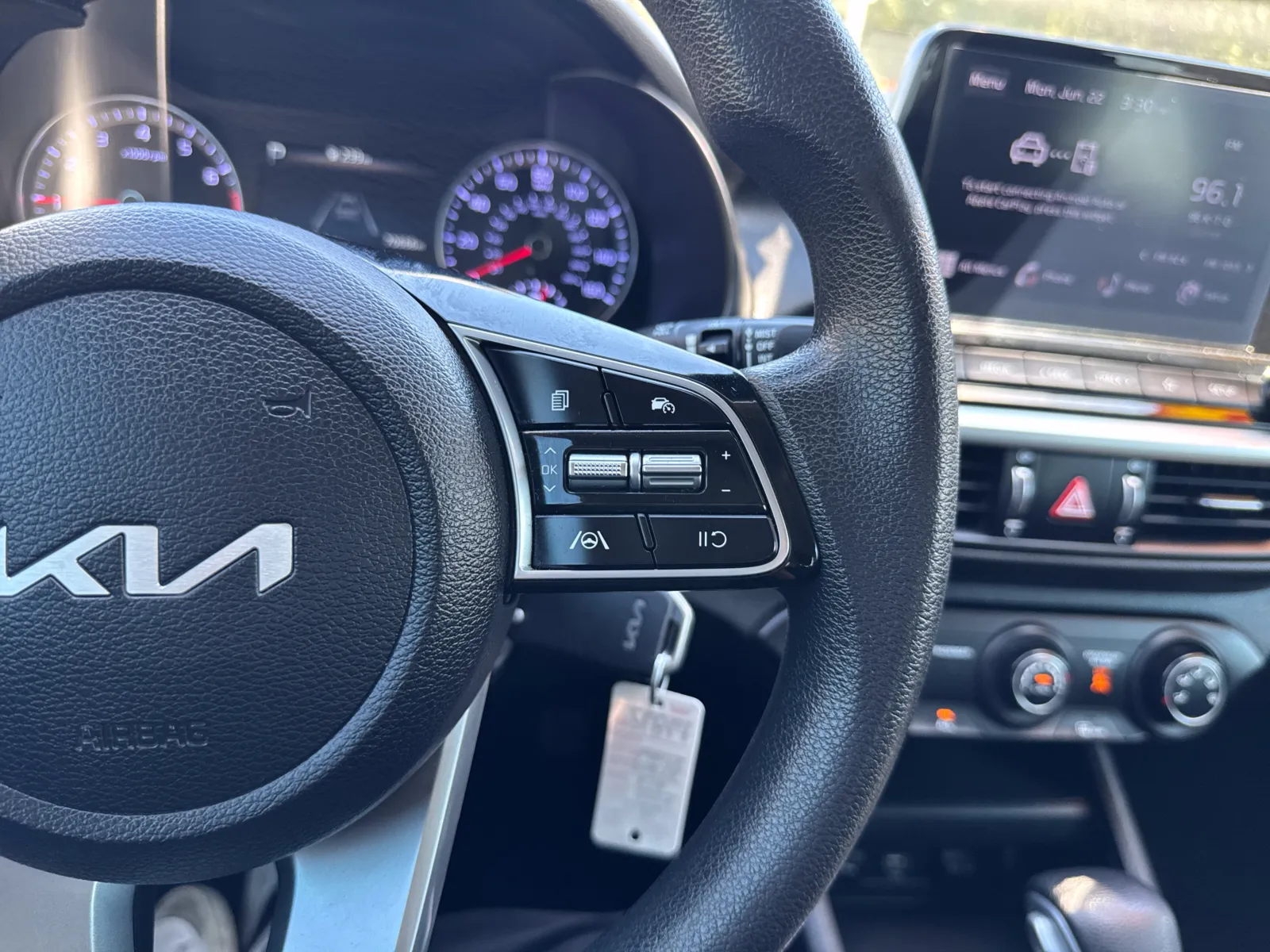 2023 Kia Forte LXS - Photo 19