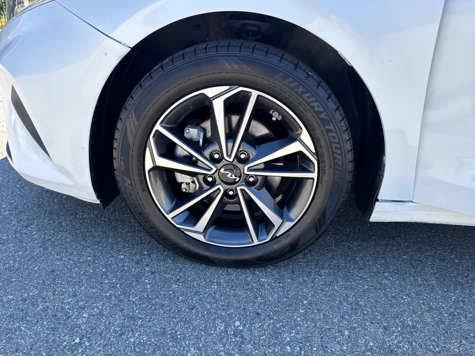 2023 Kia Forte LXS - Photo 24