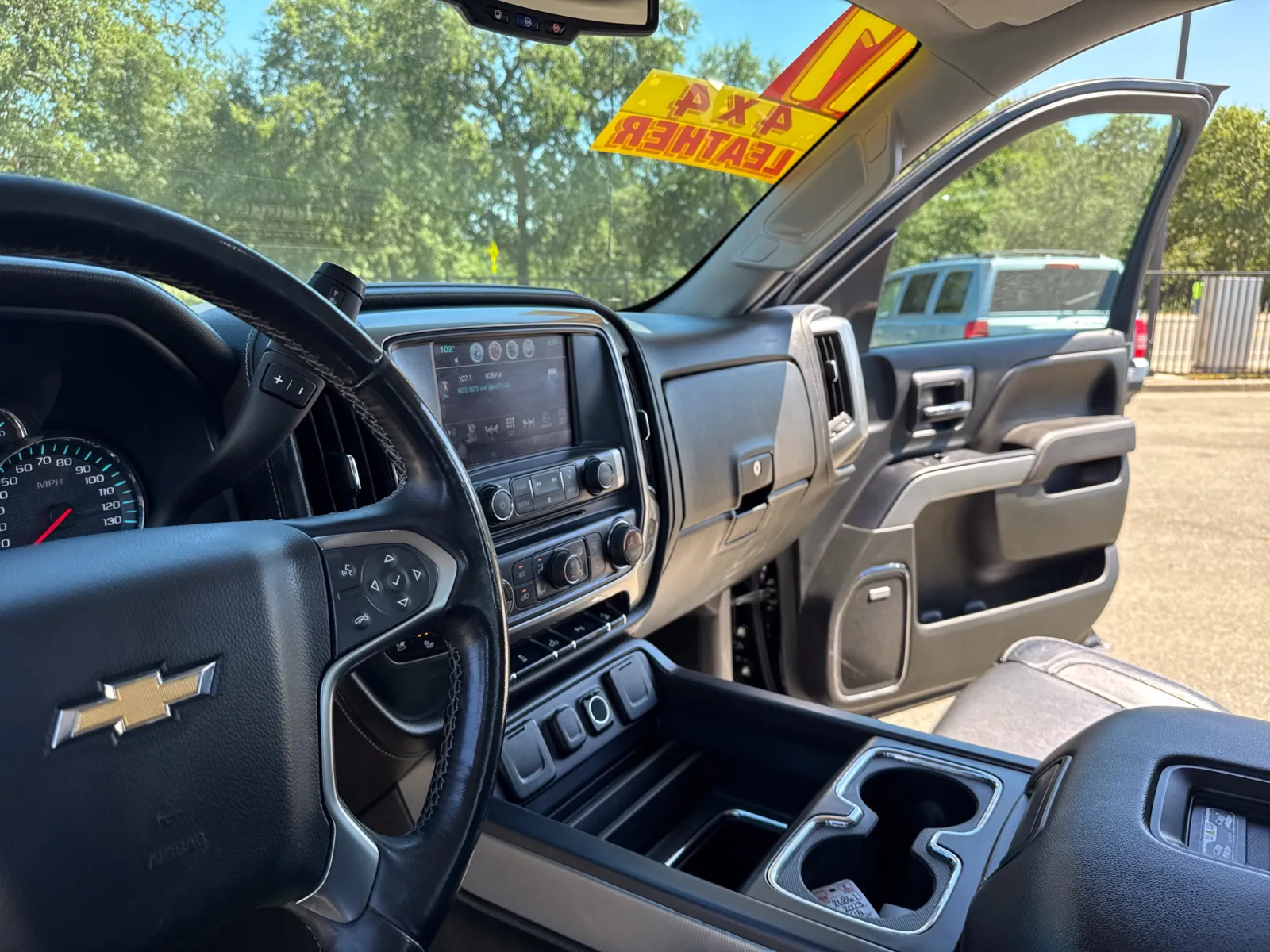 Chevrolet Silverado photo 9
