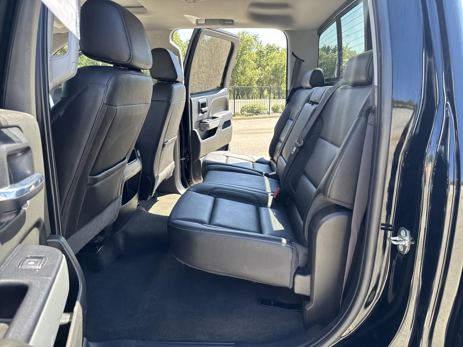 Chevrolet Silverado photo 11