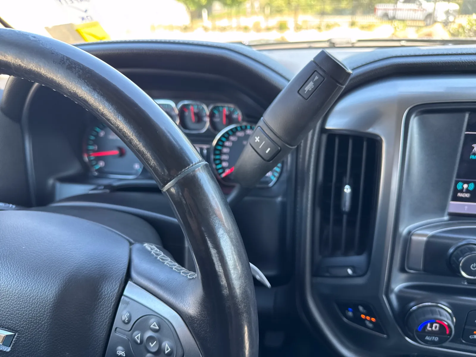 Chevrolet Silverado photo 20