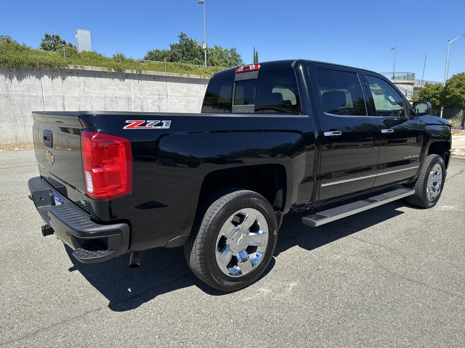 Chevrolet Silverado photo 7