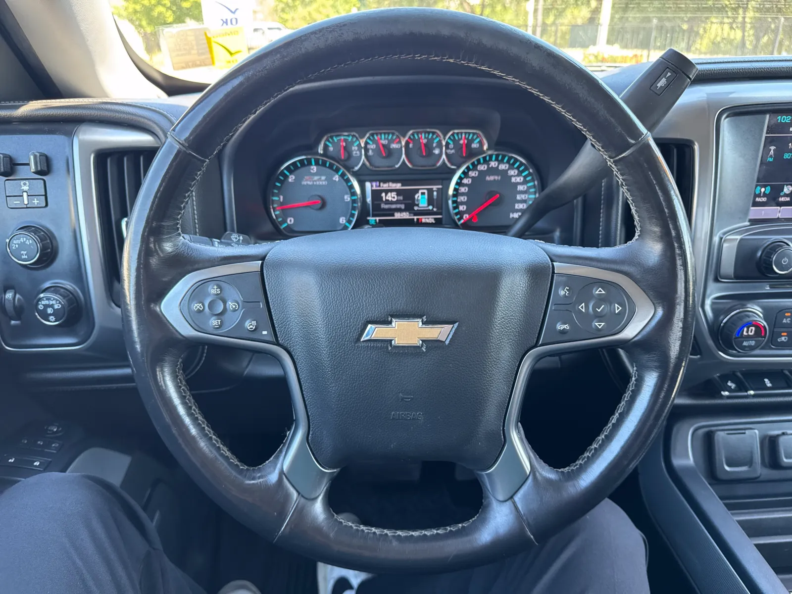 Chevrolet Silverado photo 17