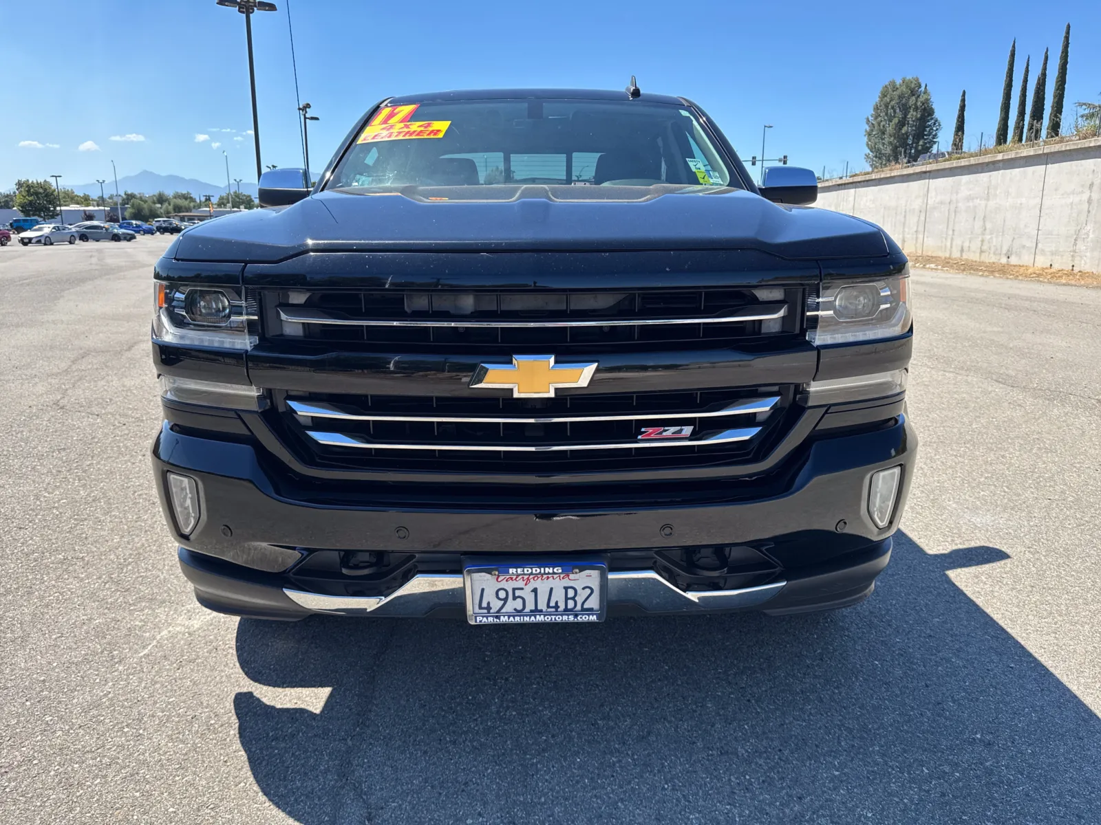 Chevrolet Silverado photo 2