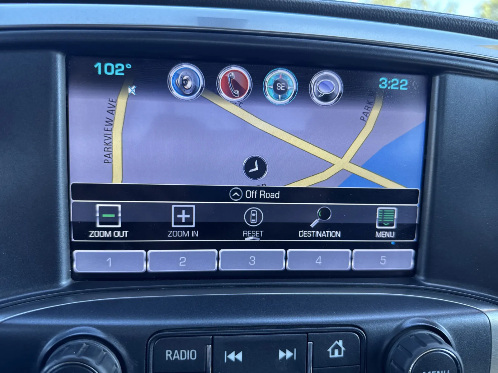 Chevrolet Silverado photo 23