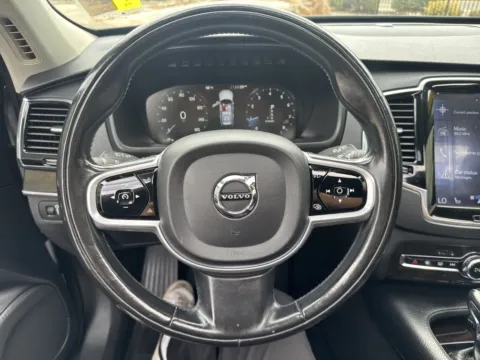 More photos of 2018 Volvo XC90 Momentum at Park Marina Motors, CA