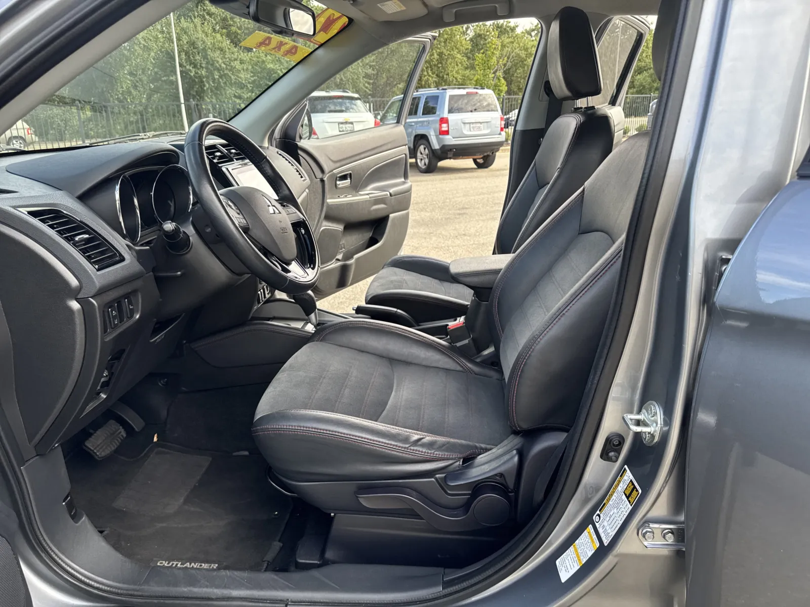 Mitsubishi Outlander Sport photo 10
