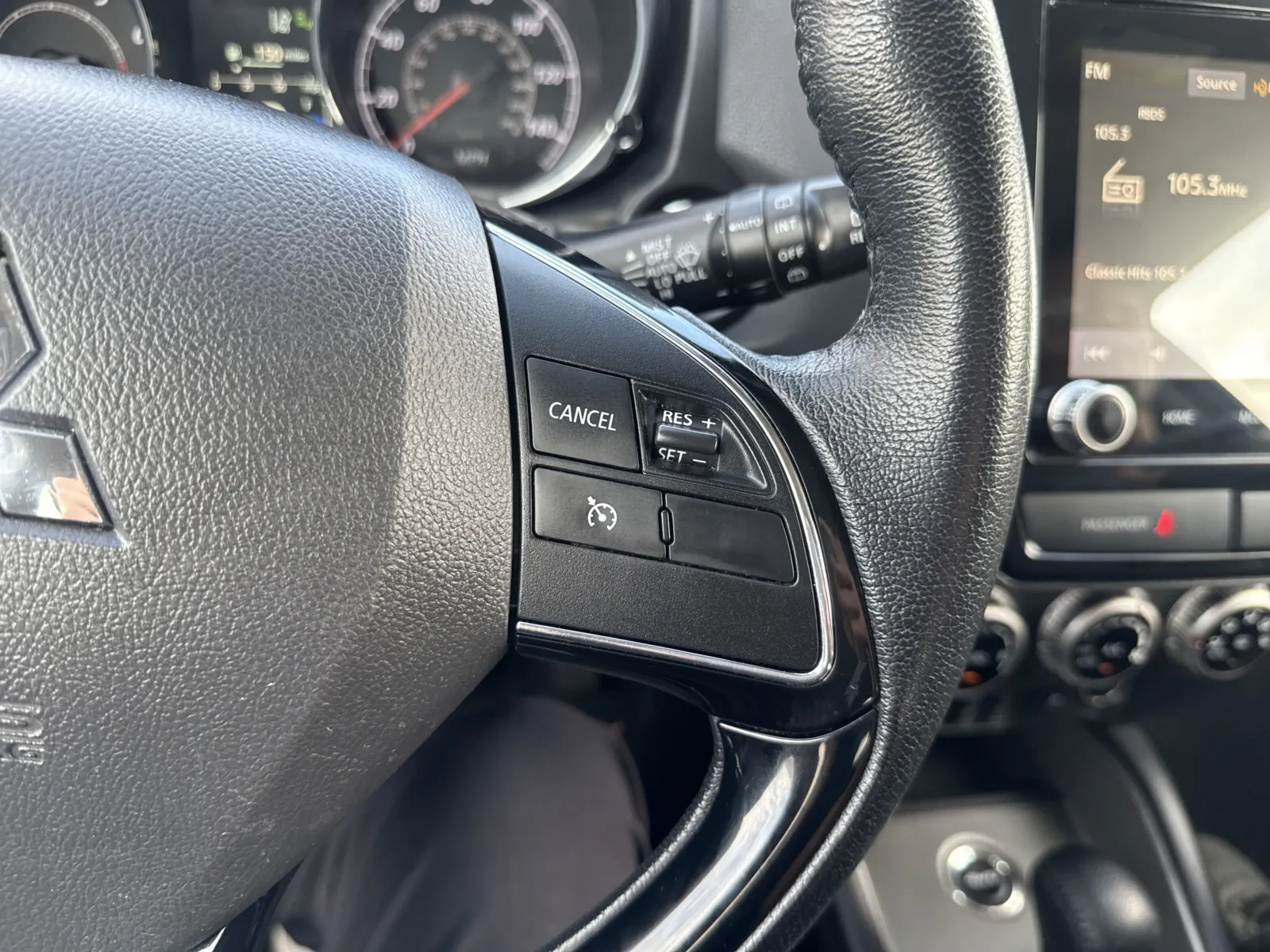 Mitsubishi Outlander Sport photo 19