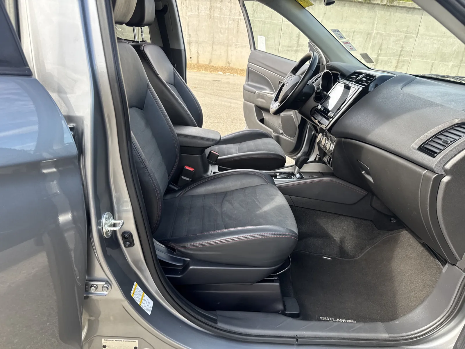 Mitsubishi Outlander Sport photo 14