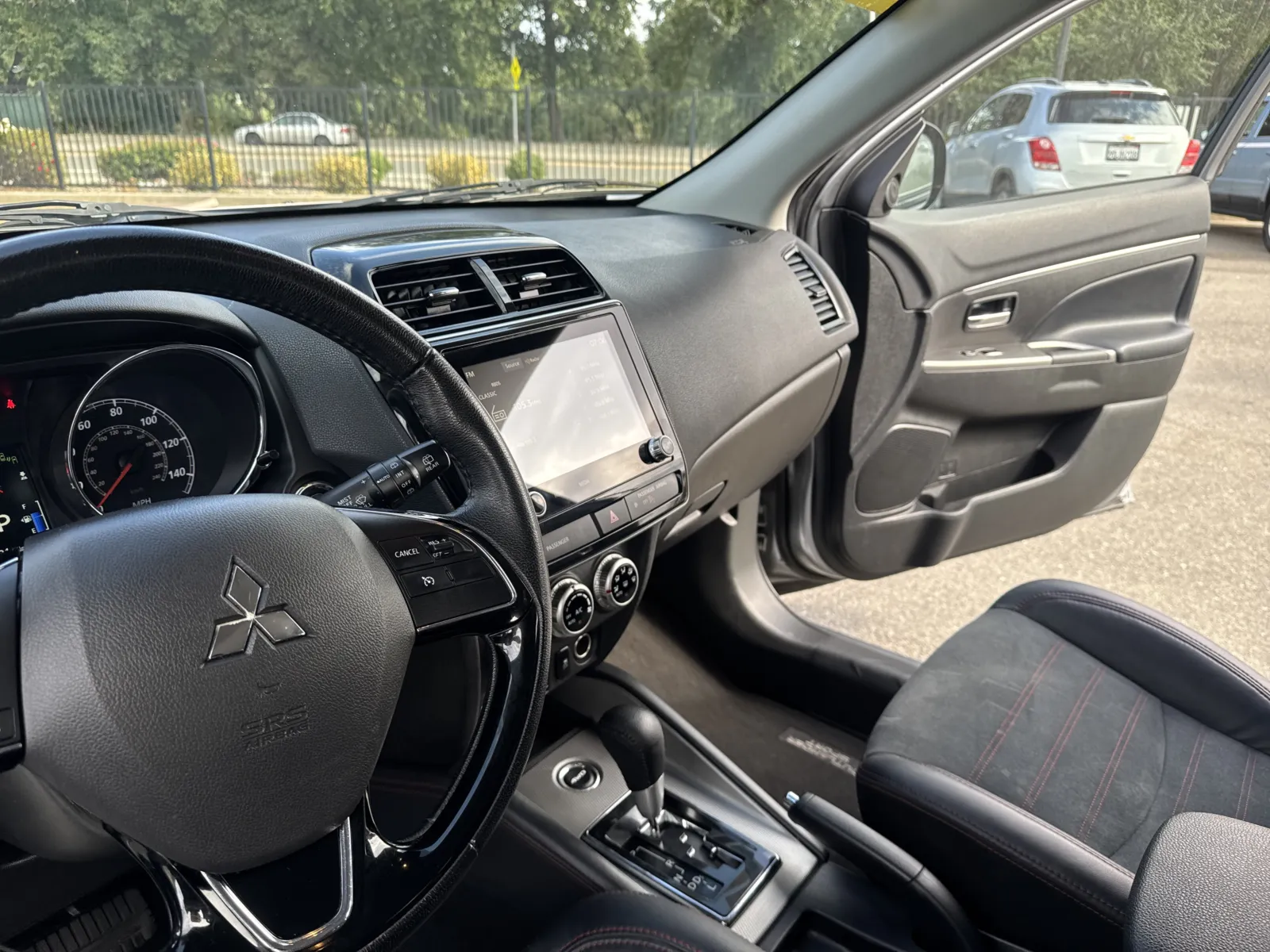 Mitsubishi Outlander Sport photo 9